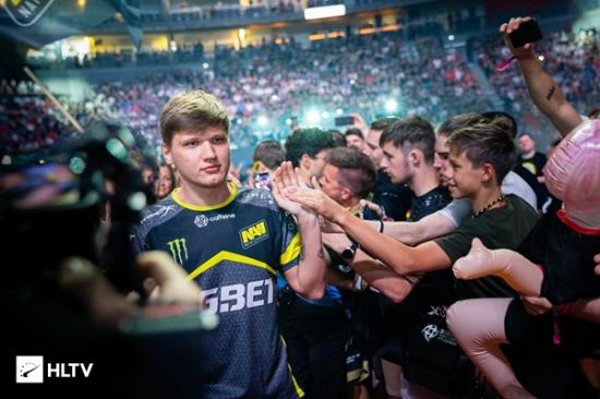 明星选手s1mple:期待线下!为cis地区的发展高兴